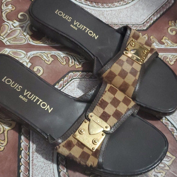 Louis Vuitton brown/tan checkered sandal slides - Picture 2 of 10